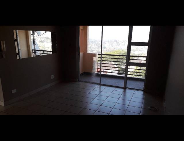 2 BEDROOM APARTMENT RENTED IN CAVERSHAM GLEN